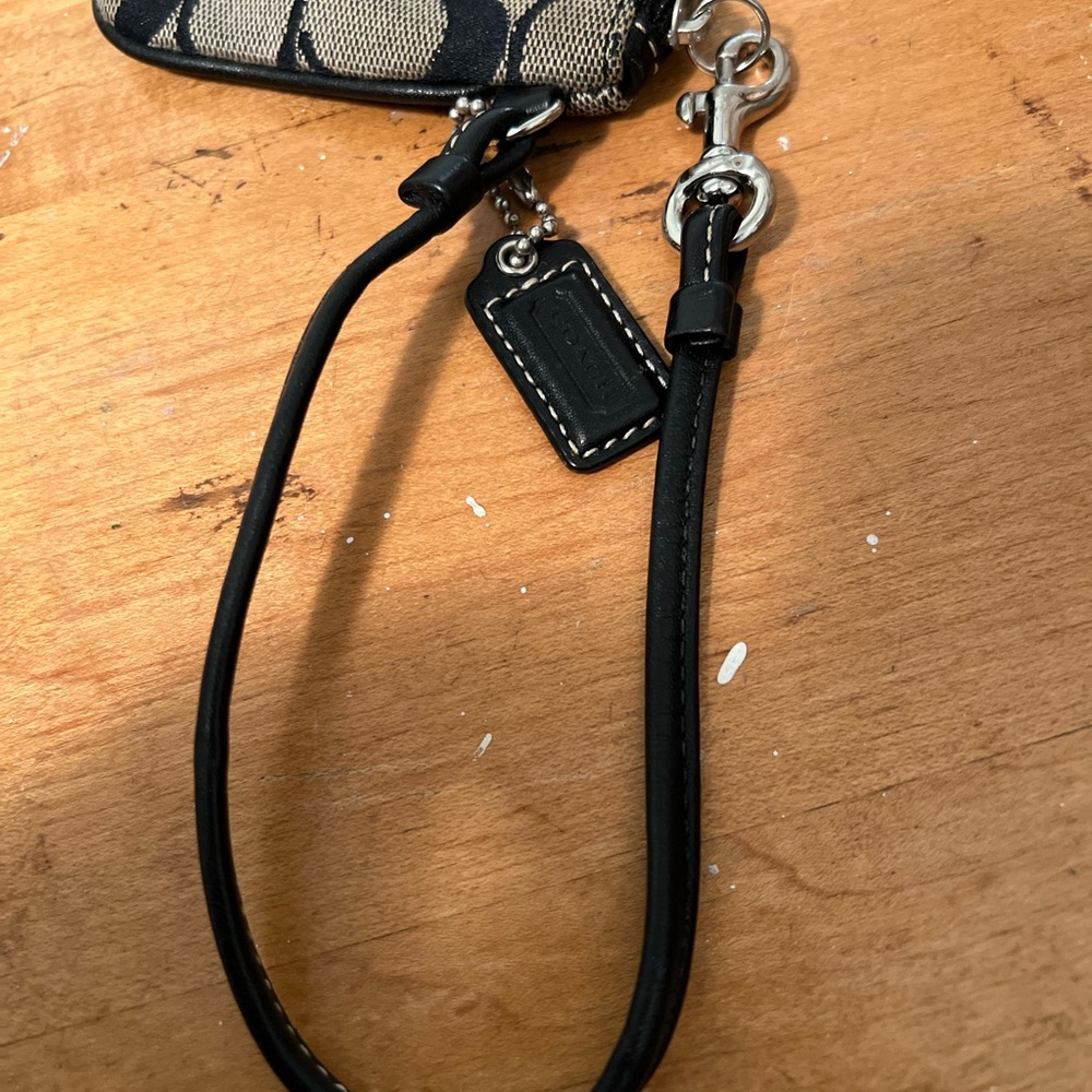 Real Coach wristlet - Picture 4 of 5